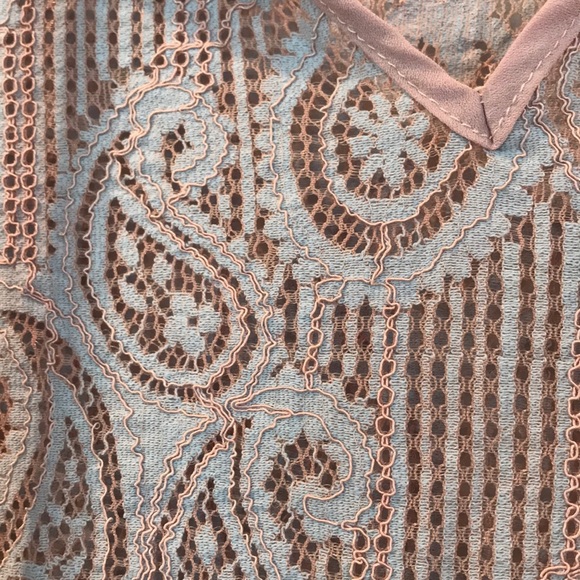 AGNES ORINDA open lace/paisley print top with tie - Picture 2 of 6